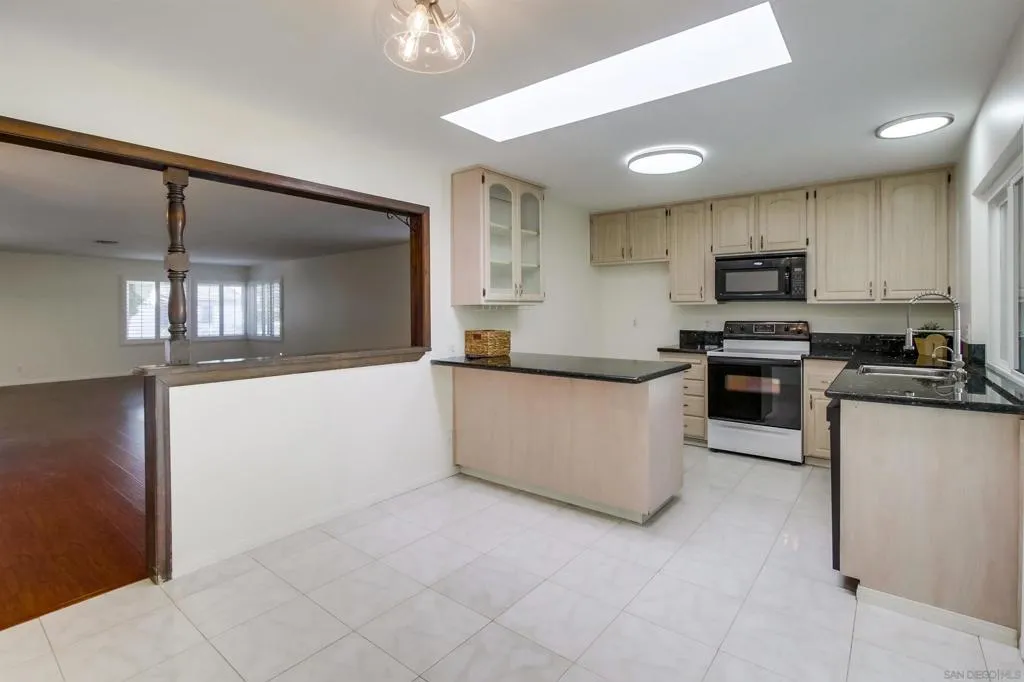 10289 Drumcliff Avenue, San Diego, California 92126 home-pic-12