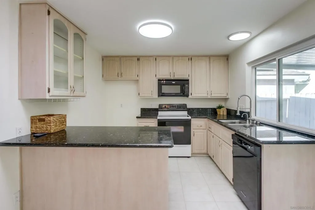 10289 Drumcliff Avenue, San Diego, California 92126 home-pic-14