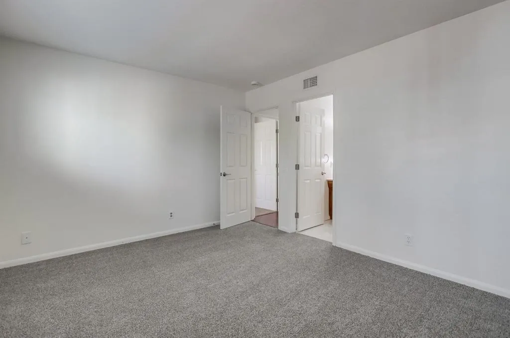 10289 Drumcliff Avenue, San Diego, California 92126 home-pic-18