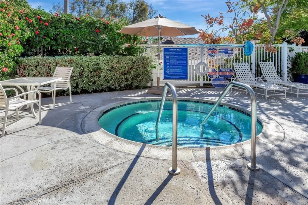 102 Santa Rosa Court, Laguna Beach, California 92651 home-pic-18