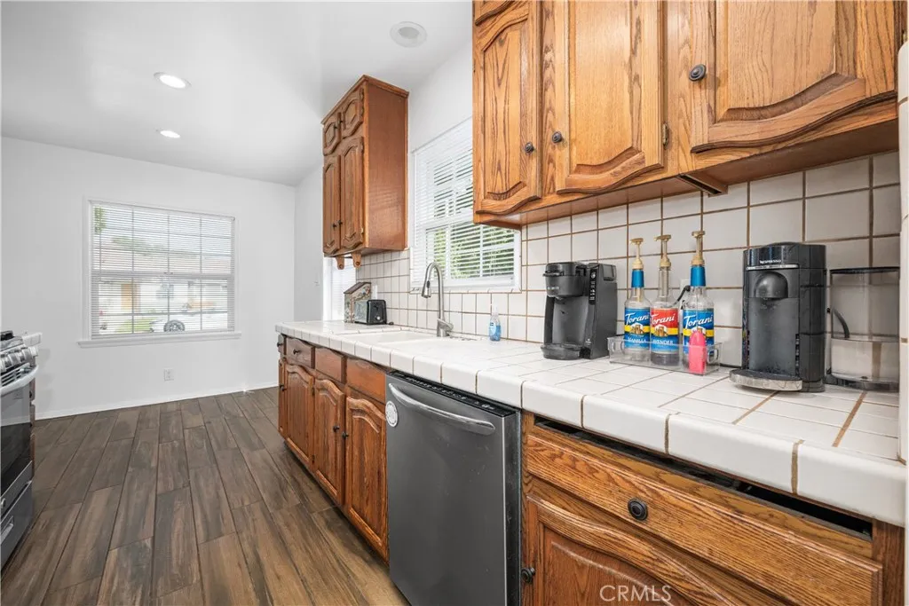 5802 E Pavo Ne, Long Beach, California 90808 home-pic-10