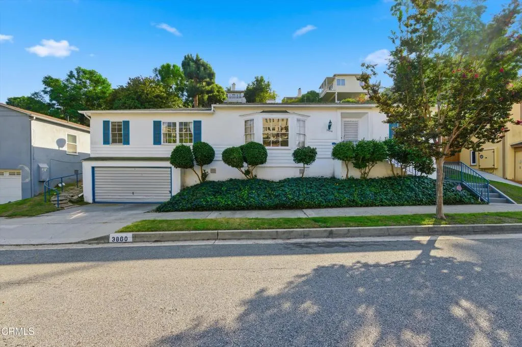 3860 Fairway Boulevard, Los Angeles, California 90043 home-pic-0