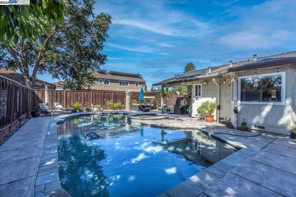 1766 Risdon Rd, Concord, California 94518 home-pic-39