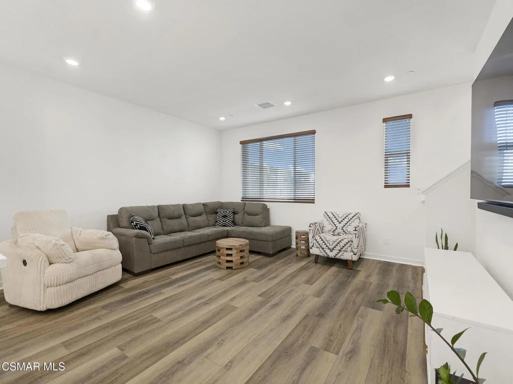 27065 Tanager Lane, Valencia, California 91381 home-pic-20