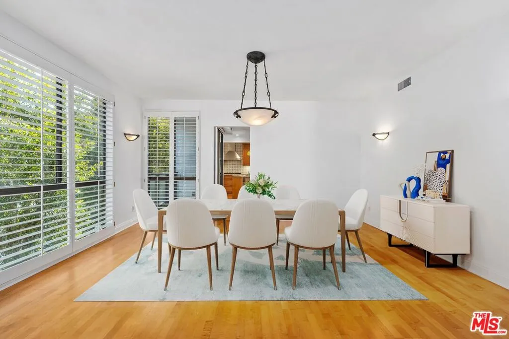 455 N Oakhurst Drive 3, Beverly Hills, California 90210 home-pic-13
