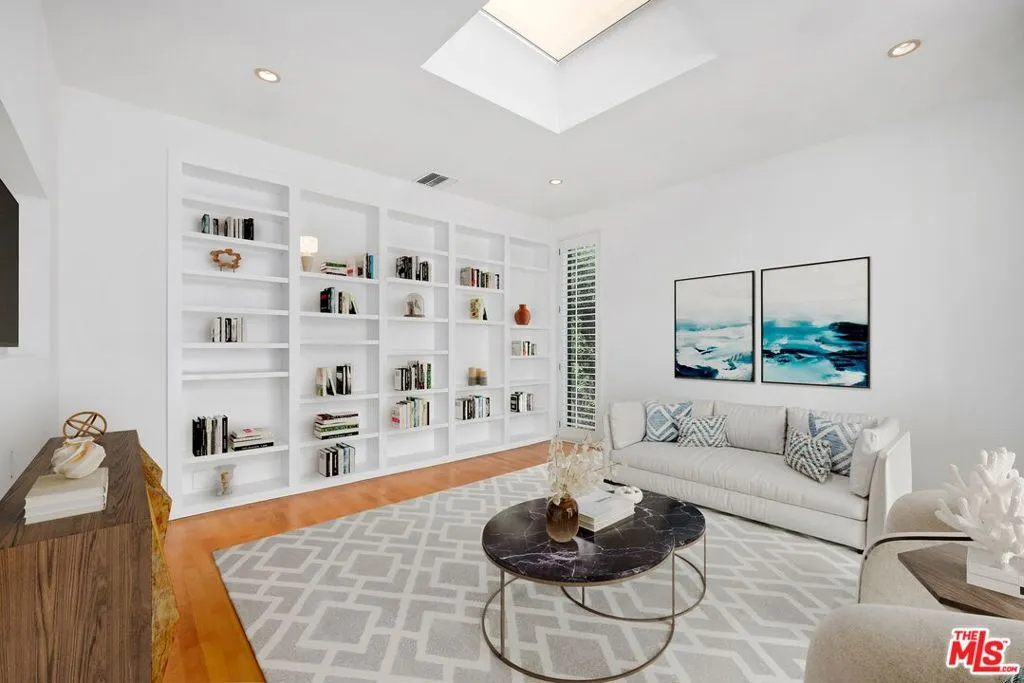 455 N Oakhurst Drive 3, Beverly Hills, California 90210 home-pic-20