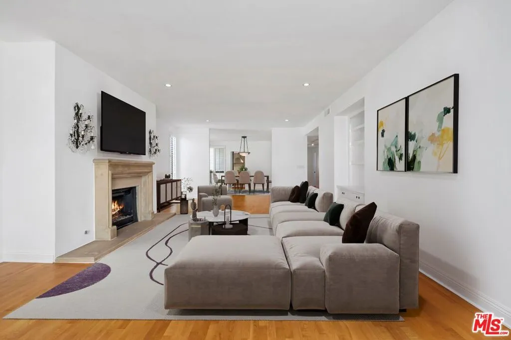 455 N Oakhurst Drive 3, Beverly Hills, California 90210 home-pic-5