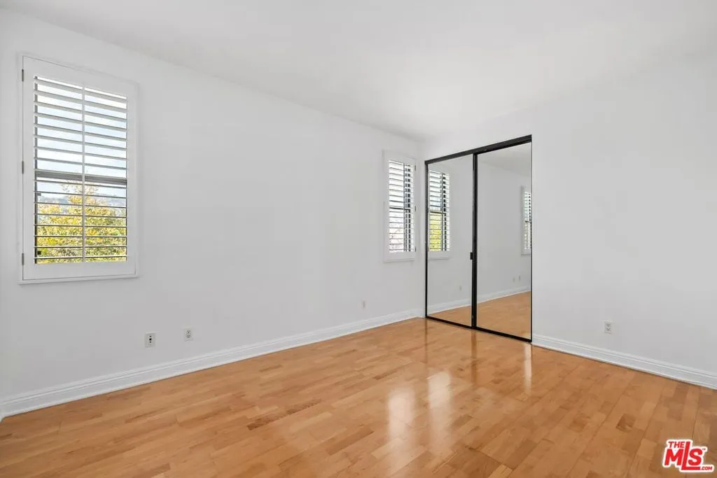 455 N Oakhurst Drive 3, Beverly Hills, California 90210 home-pic-25