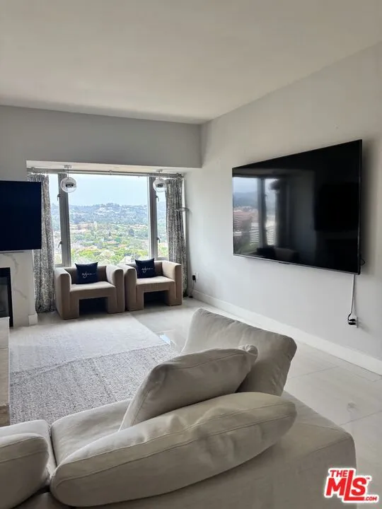 10727 Wilshire Boulevard 2002, Los Angeles, California 90024 — photo 5