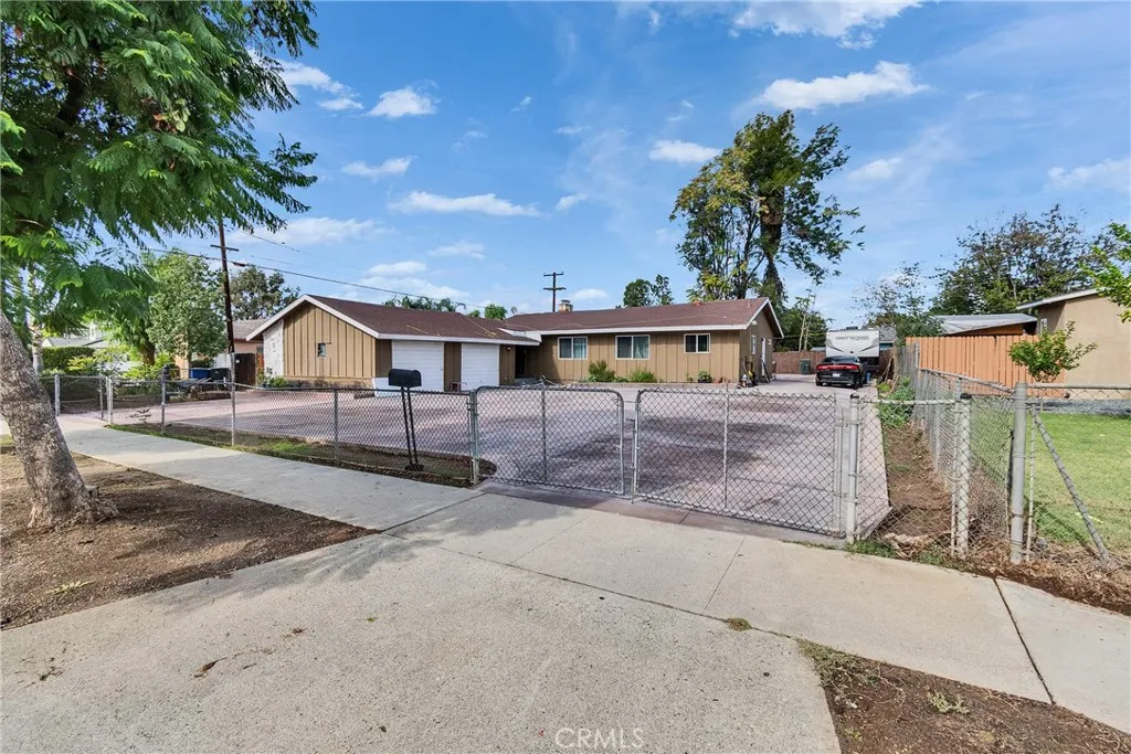 5121 Sierra Street, Riverside, California 92504 home-pic-1