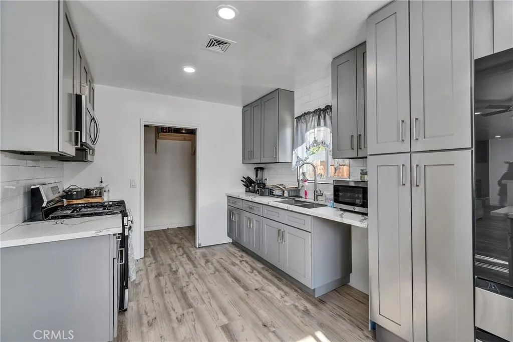 5121 Sierra Street, Riverside, California 92504 home-pic-15