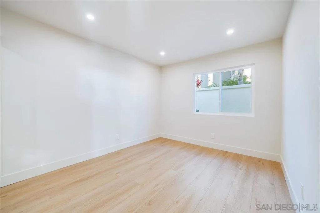 1736 Blackbird Cir, Carlsbad, California 92011 home-pic-28