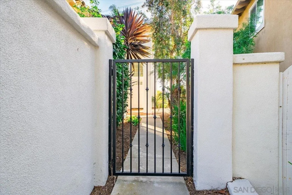 1736 Blackbird Cir, Carlsbad, California 92011 home-pic-48