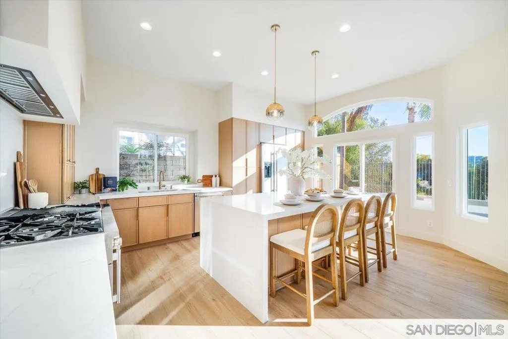 1736 Blackbird Cir, Carlsbad, California 92011 home-pic-2