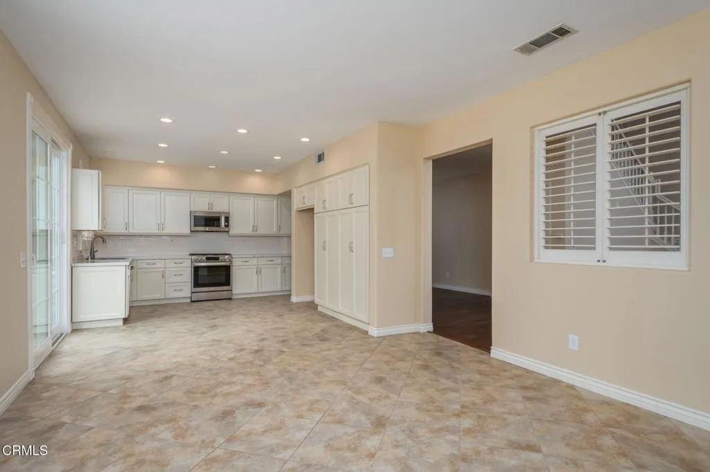 30456 Star Canyon Place, Castaic, California 91384 home-pic-23