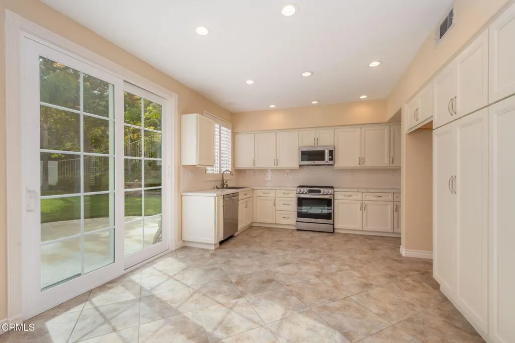 30456 Star Canyon Place, Castaic, California 91384 home-pic-21