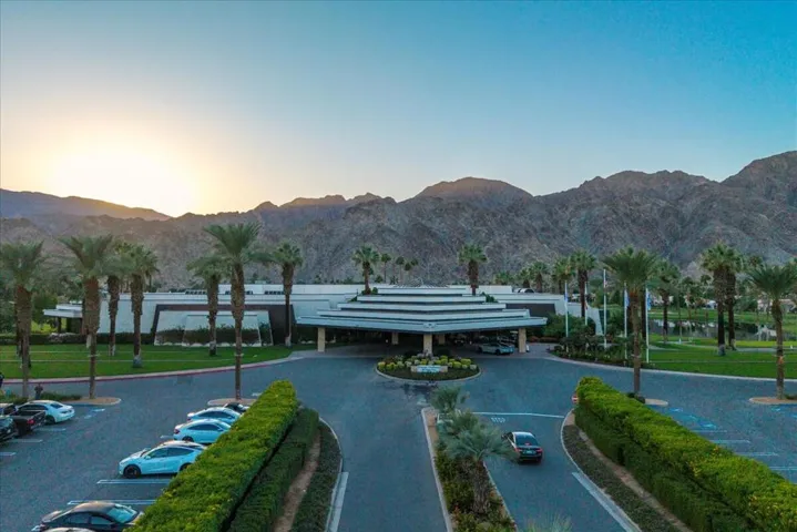 096-PGA WEST (1)