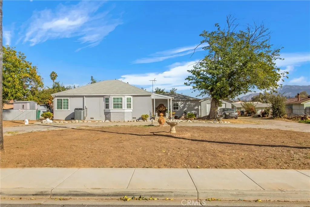 1250 Pennsylvania Avenue, Beaumont, California 92223 home-pic-2
