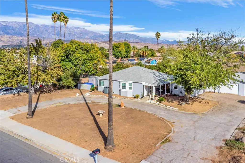 1250 Pennsylvania Avenue, Beaumont, California 92223 home-pic-32