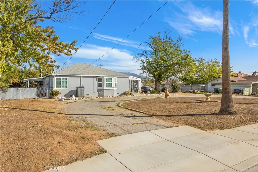 1250 Pennsylvania Avenue, Beaumont, California 92223 home-pic-3
