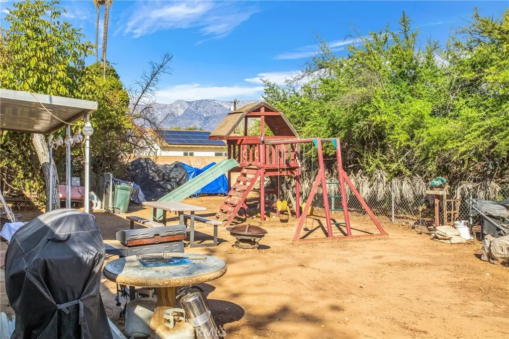 1250 Pennsylvania Avenue, Beaumont, California 92223 home-pic-24