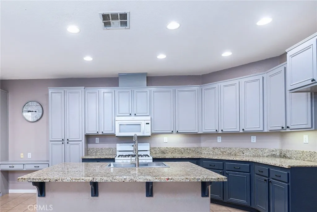 29715 Cottonwood Cove, Menifee, California 92584 home-pic-9