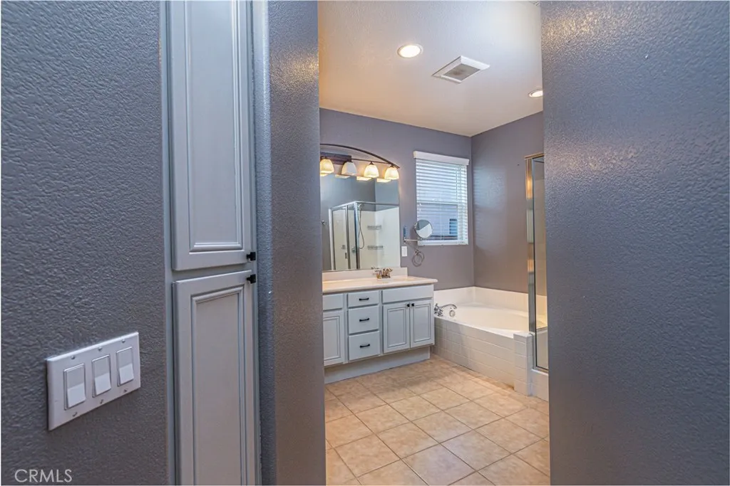 29715 Cottonwood Cove, Menifee, California 92584 home-pic-17