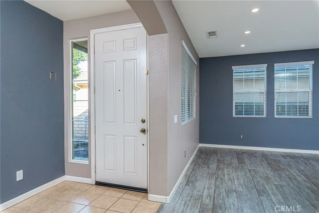 29715 Cottonwood Cove, Menifee, California 92584 home-pic-2