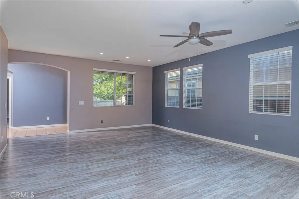 29715 Cottonwood Cove, Menifee, California 92584 home-pic-3