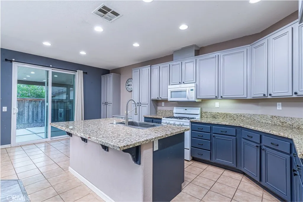 29715 Cottonwood Cove, Menifee, California 92584 home-pic-10