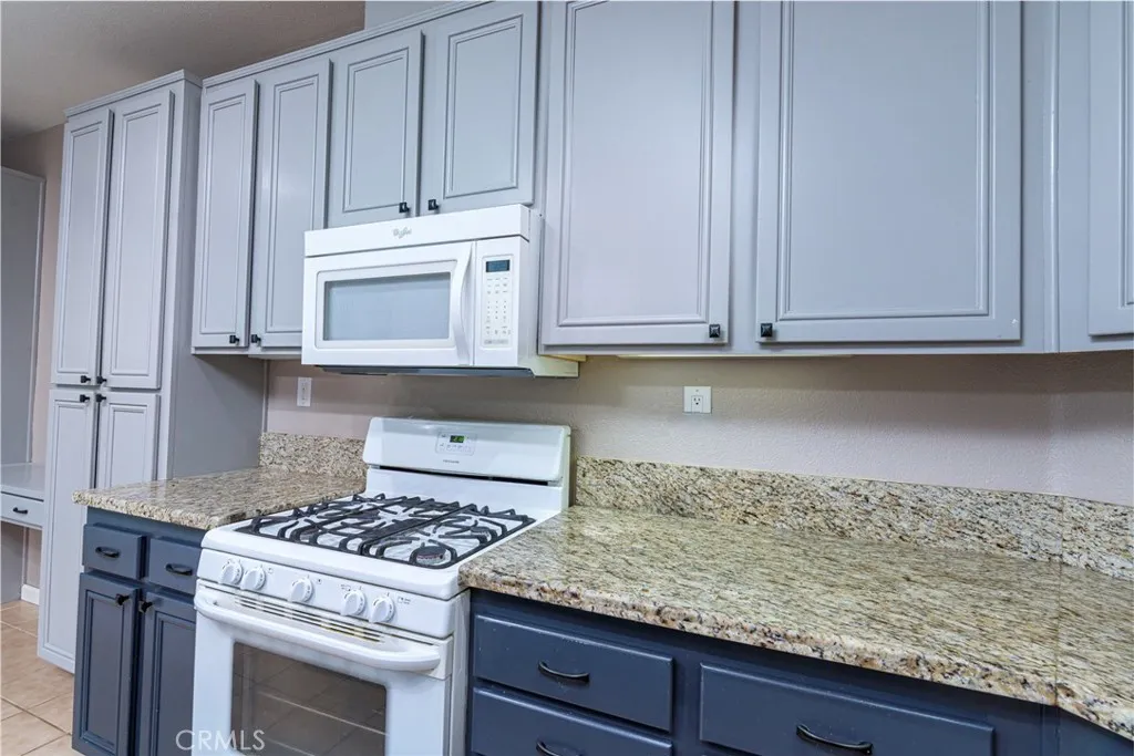 29715 Cottonwood Cove, Menifee, California 92584 home-pic-11