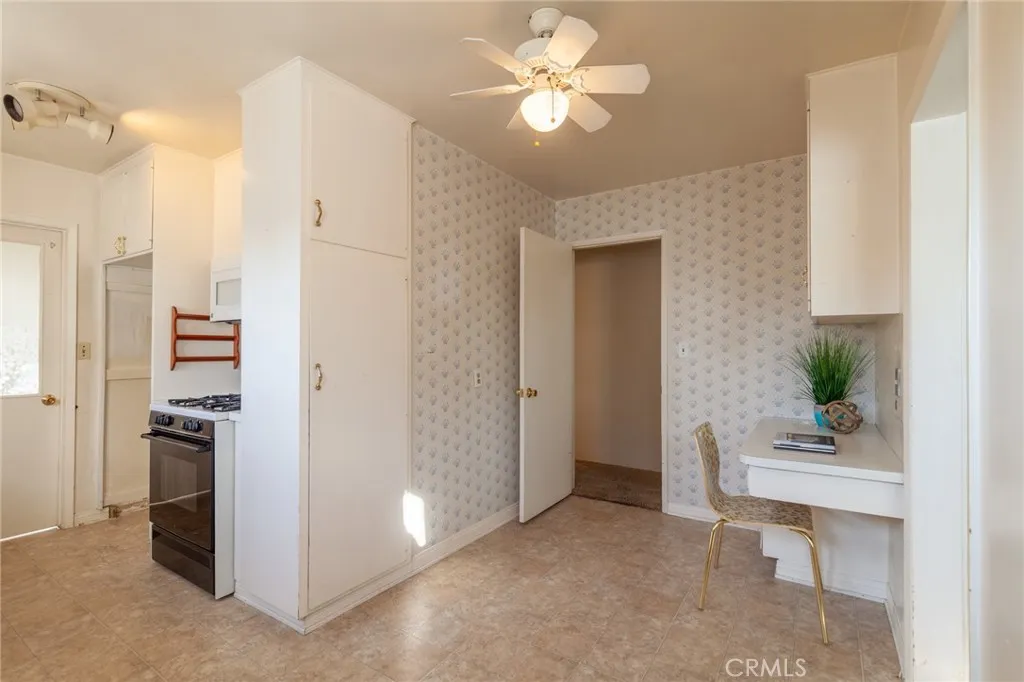 2237 N Valley, Burbank, California 91505 home-pic-9