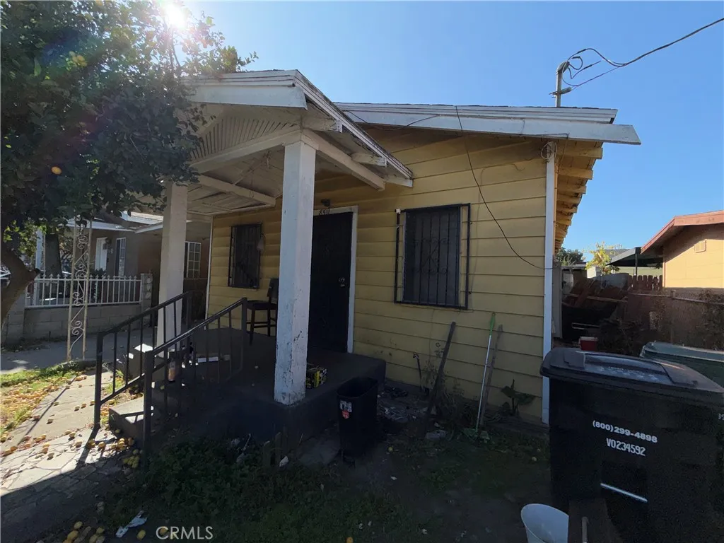 8511 Maie, Los Angeles, California 90001 home-pic-4