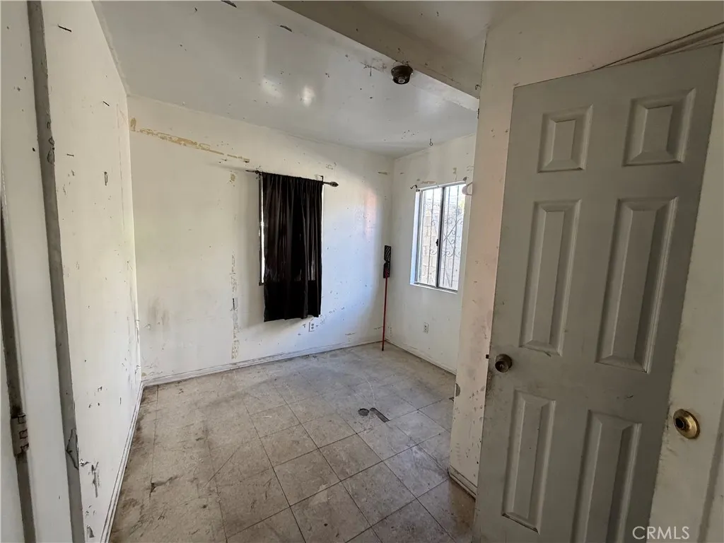 8511 Maie, Los Angeles, California 90001 home-pic-13