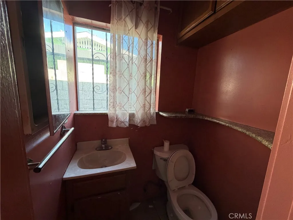 8511 Maie, Los Angeles, California 90001 home-pic-15