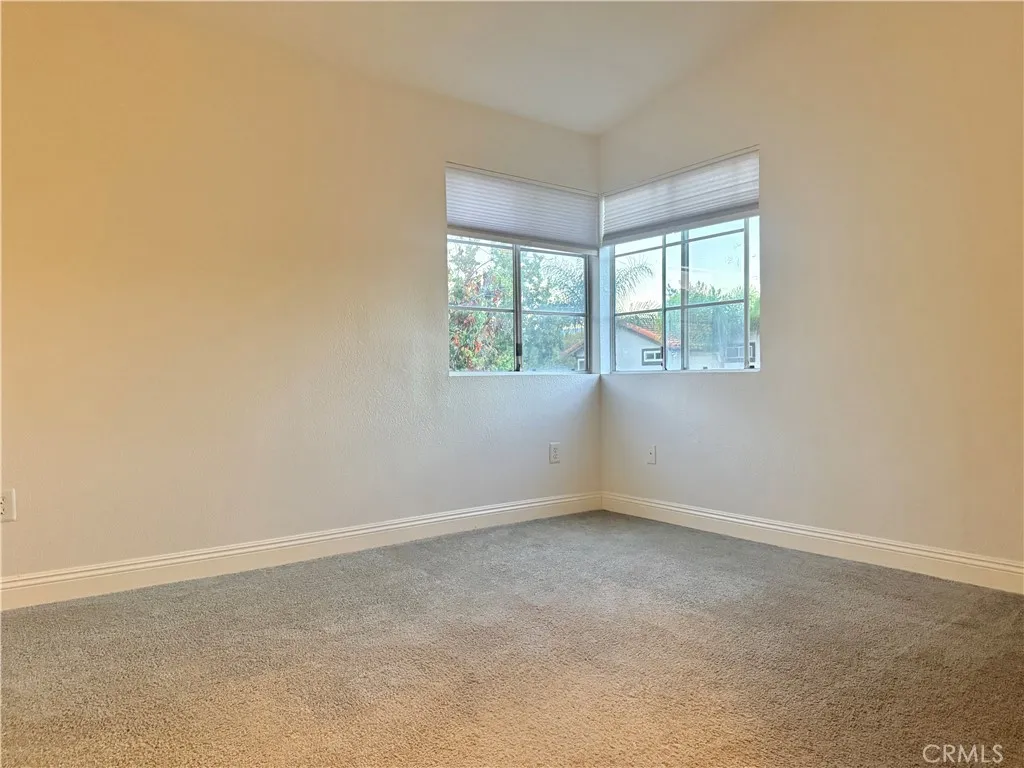 16377 Lakeshore 2d, Lake Elsinore, California 92530 home-pic-13