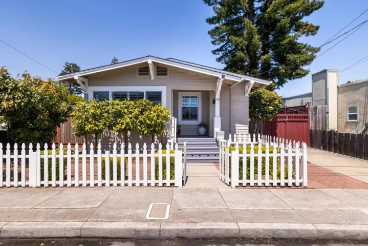 113 Washburn Avenue, Santa Cruz, California 95060