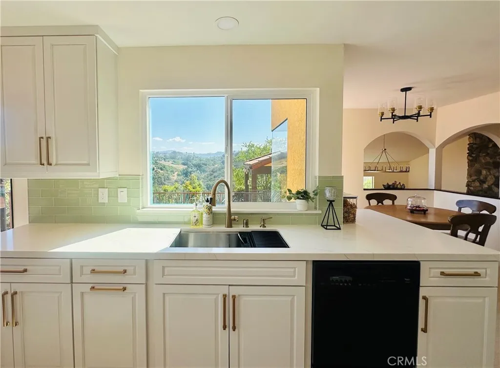 23192 De Anza, Temecula, California 92590 home-pic-12