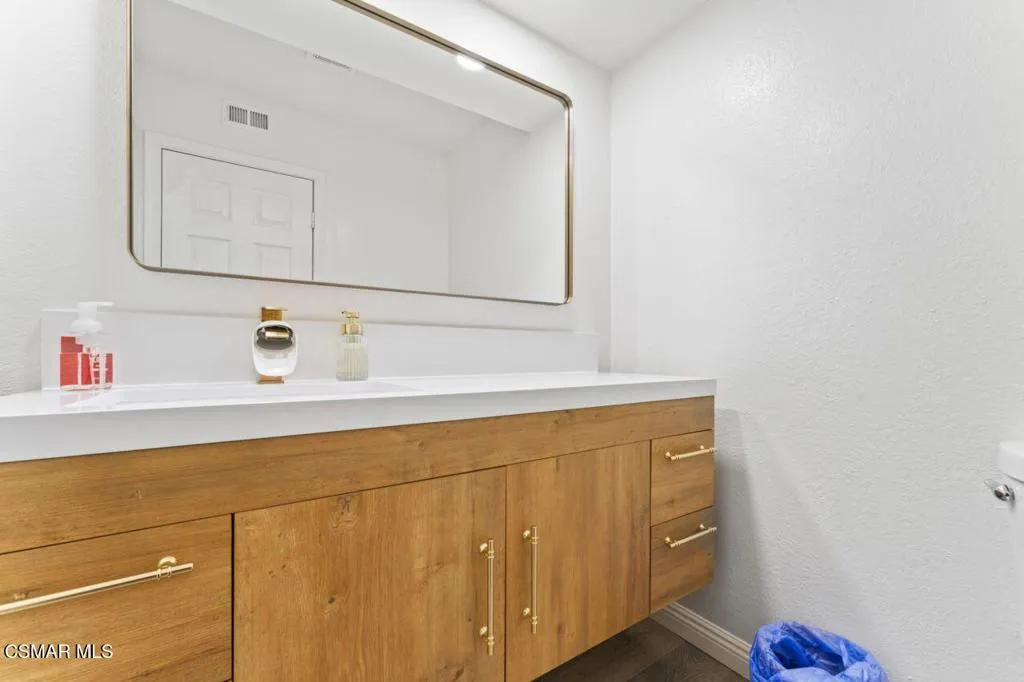 559 Racquet Club Lane, Thousand Oaks, California 91360 home-pic-14