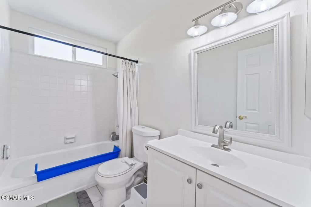559 Racquet Club Lane, Thousand Oaks, California 91360 home-pic-21