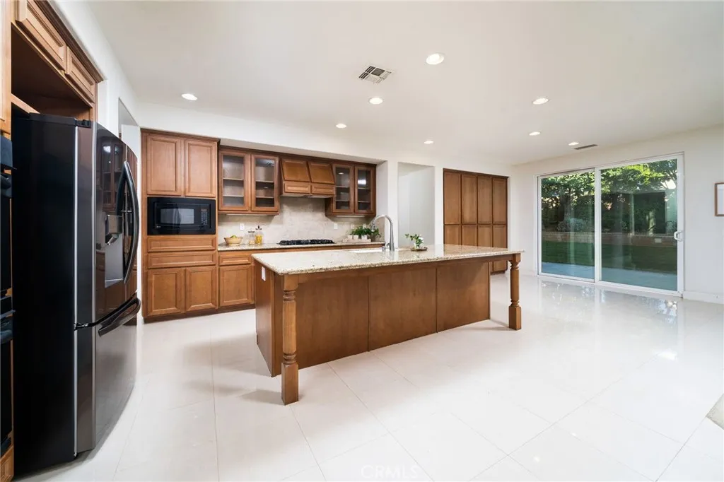 6349 Daylily Court, Rancho Cucamonga, California 91737 home-pic-9