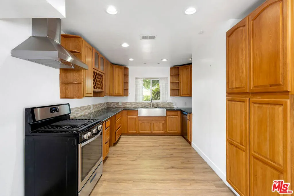 1124 S Cajon Avenue, West Covina, California 91791 home-pic-8
