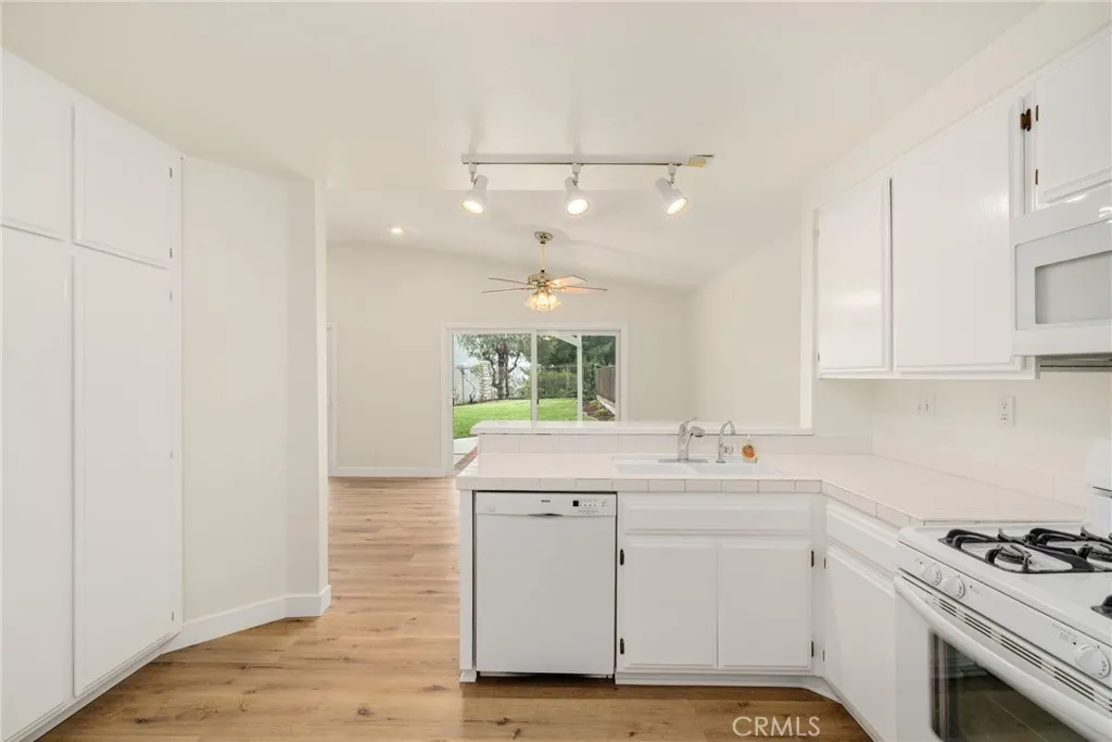 3805 Forest Avenue, Yorba Linda, California 92886 home-pic-11