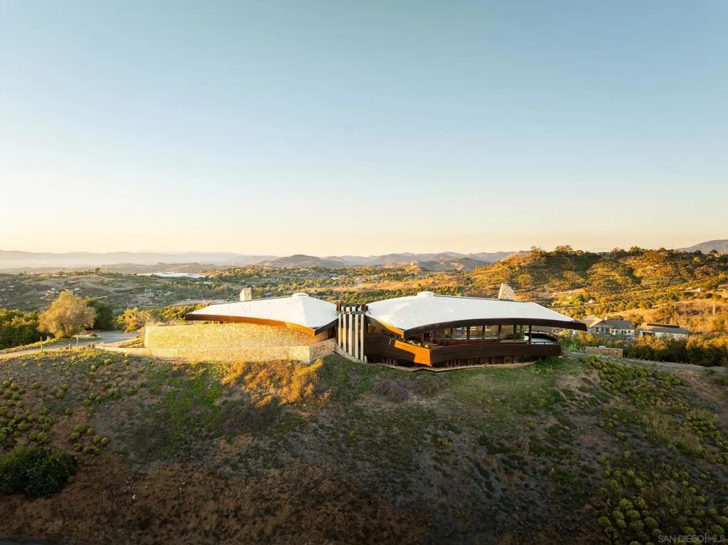 10650 Old Castle Road, Valley Center, California 92082 home-pic-35