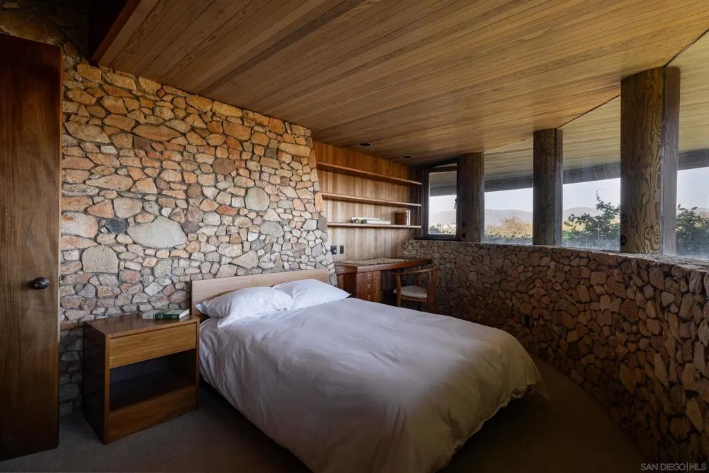 10650 Old Castle Road, Valley Center, California 92082 home-pic-26
