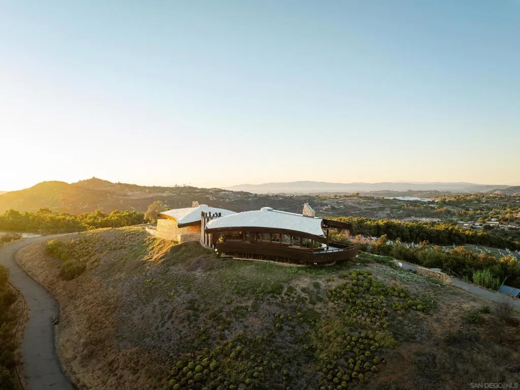 10650 Old Castle Road, Valley Center, California 92082 home-pic-34