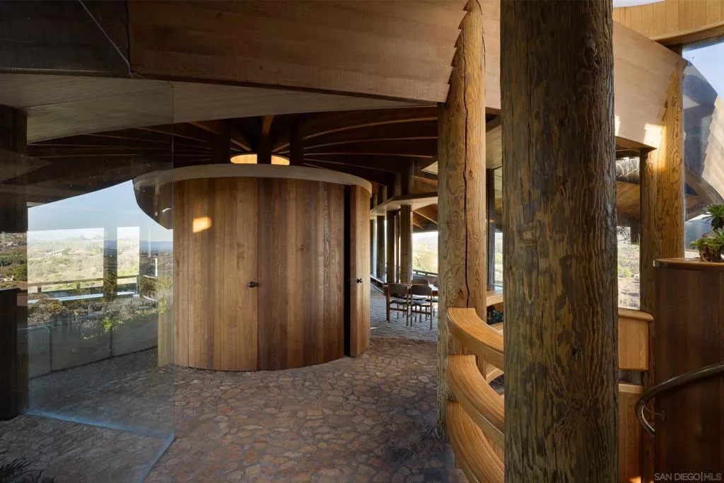 10650 Old Castle Road, Valley Center, California 92082 home-pic-11