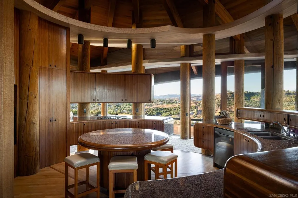 10650 Old Castle Road, Valley Center, California 92082 home-pic-17