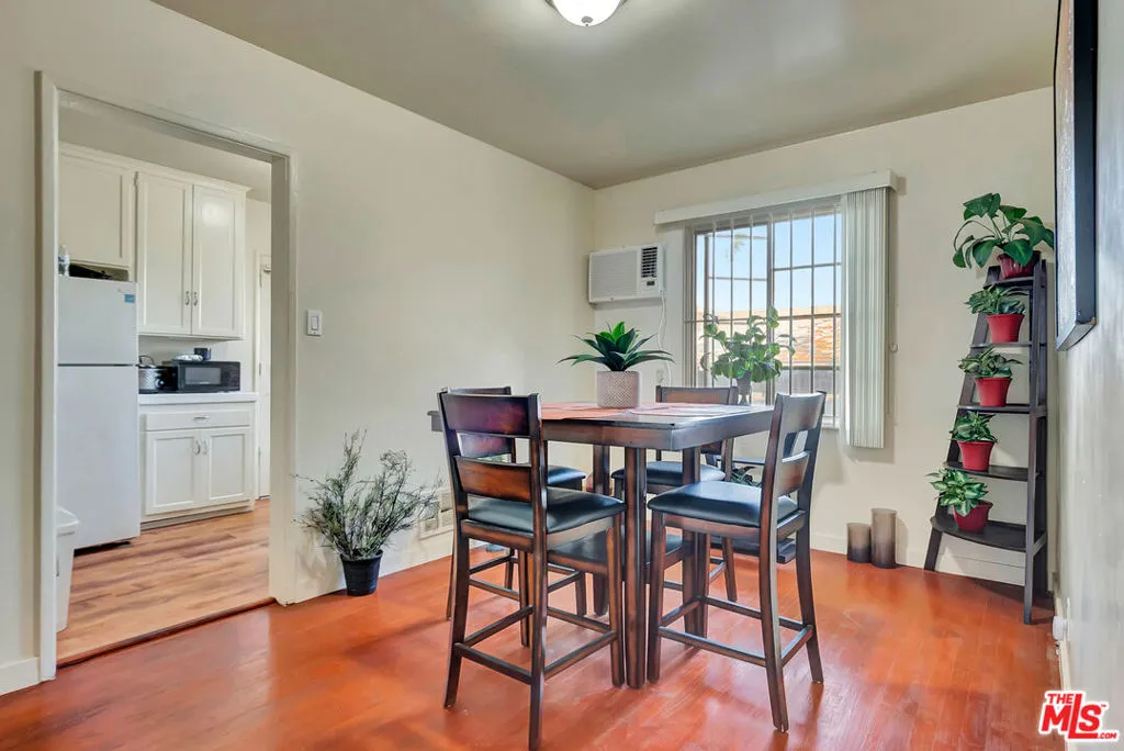 4034 Abourne Road B, Los Angeles, California 90008 home-pic-12