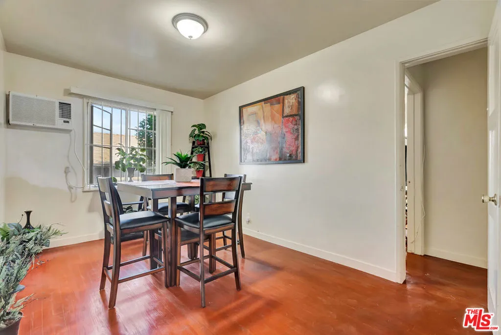 4034 Abourne Road B, Los Angeles, California 90008 home-pic-11